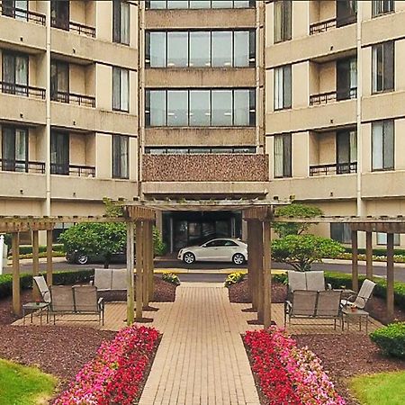 Short Term Rentals At The Park At Trowbridge Senior Community Southfield Exterior photo