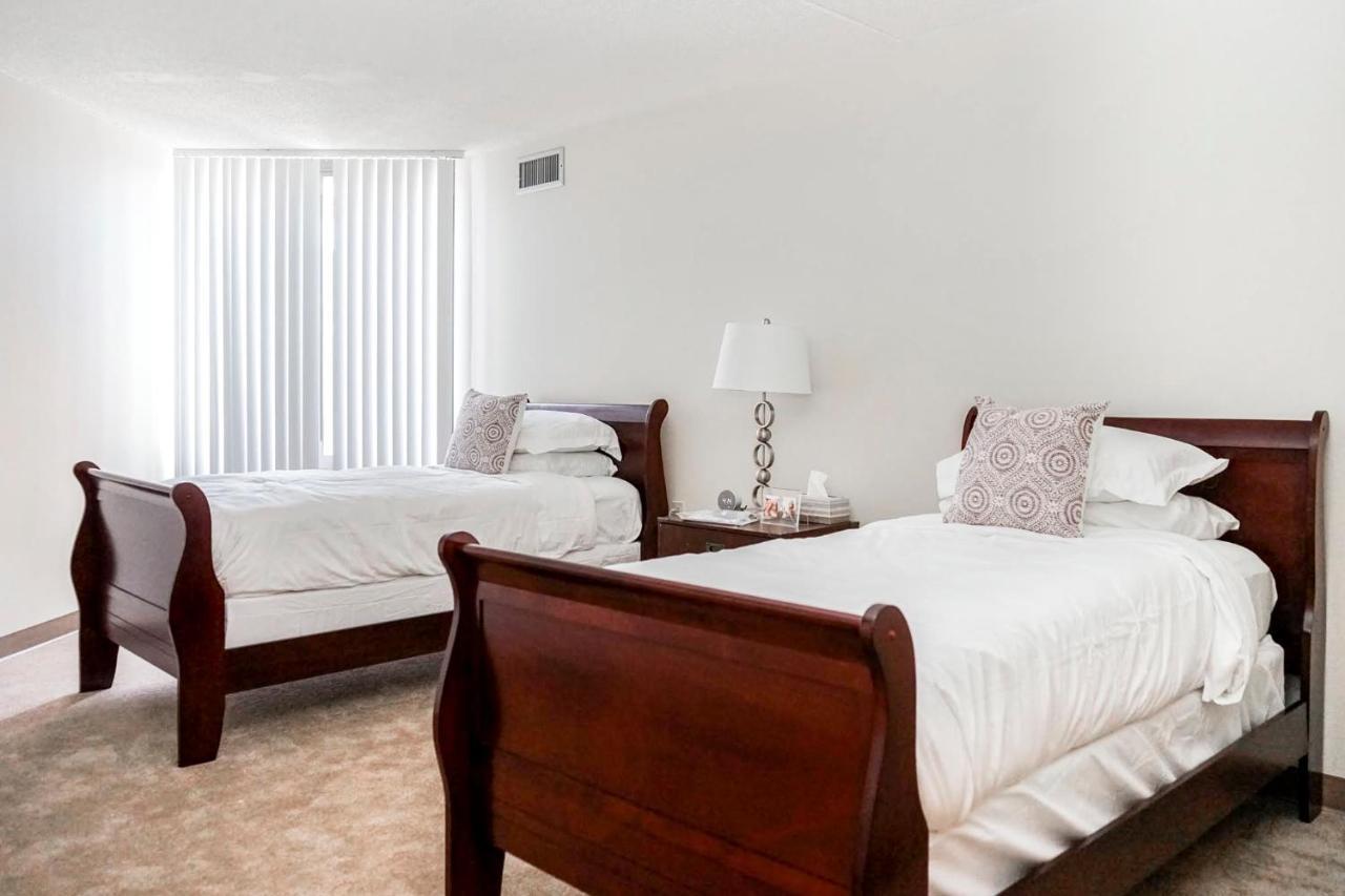 Short Term Rentals At The Park At Trowbridge Senior Community Southfield Exterior photo