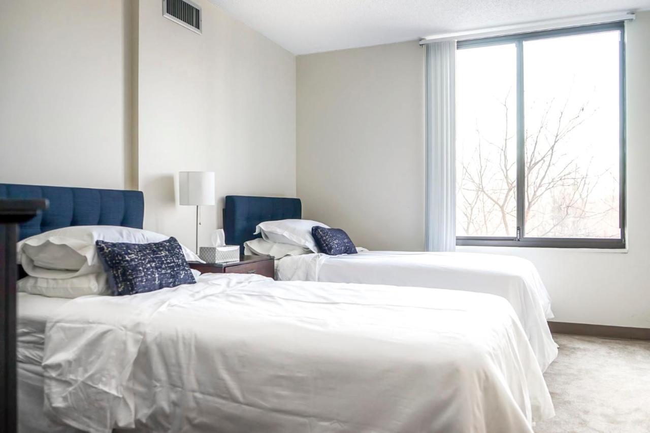 Short Term Rentals At The Park At Trowbridge Senior Community Southfield Exterior photo